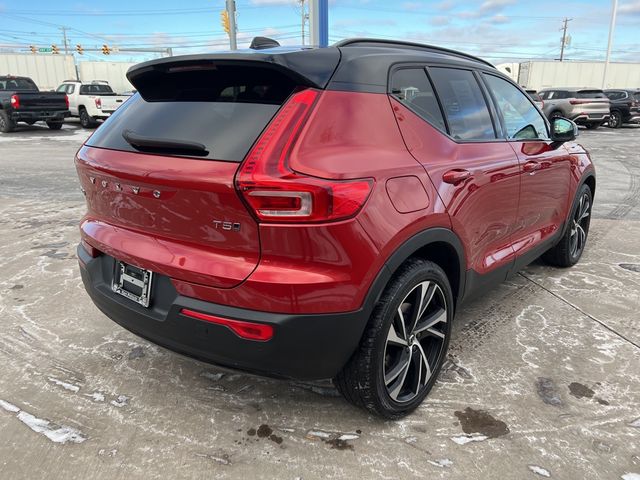 2021 Volvo XC40 R-Design