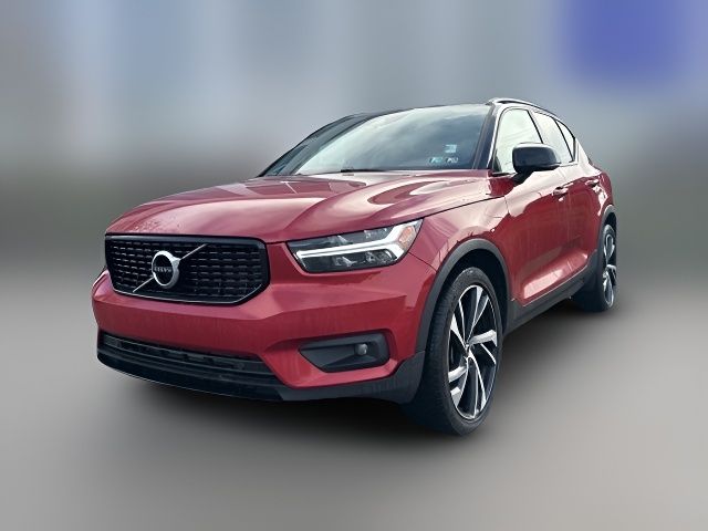 2021 Volvo XC40 R-Design