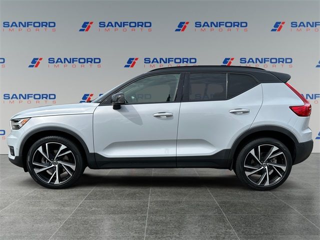 2021 Volvo XC40 R-Design