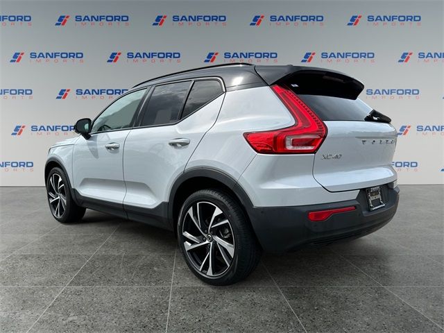 2021 Volvo XC40 R-Design