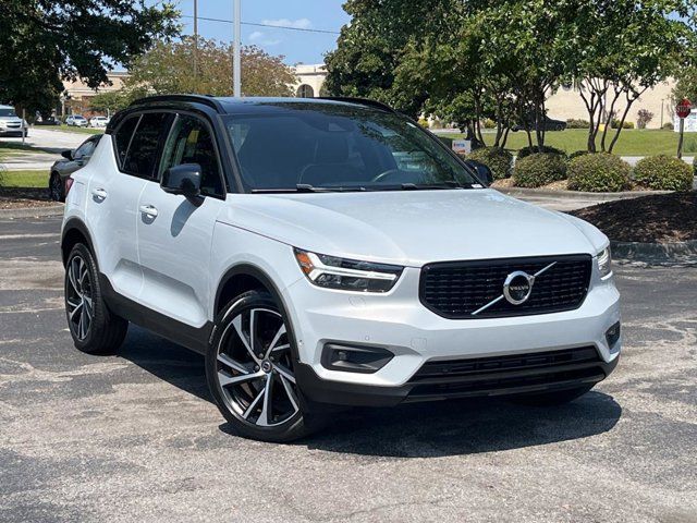 2021 Volvo XC40 R-Design