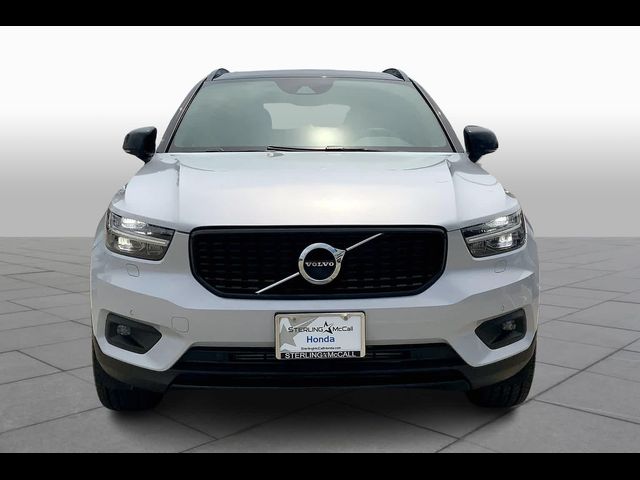 2021 Volvo XC40 R-Design