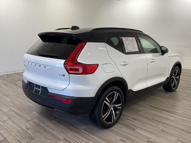 2021 Volvo XC40 R-Design