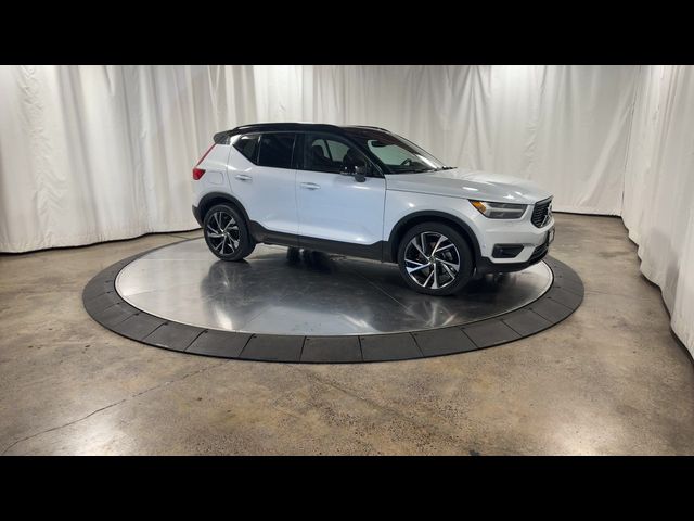 2021 Volvo XC40 R-Design