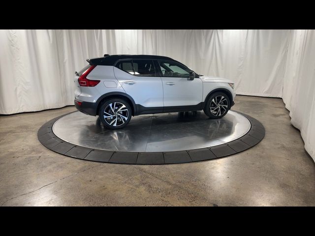 2021 Volvo XC40 R-Design