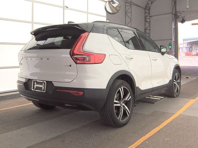 2021 Volvo XC40 R-Design