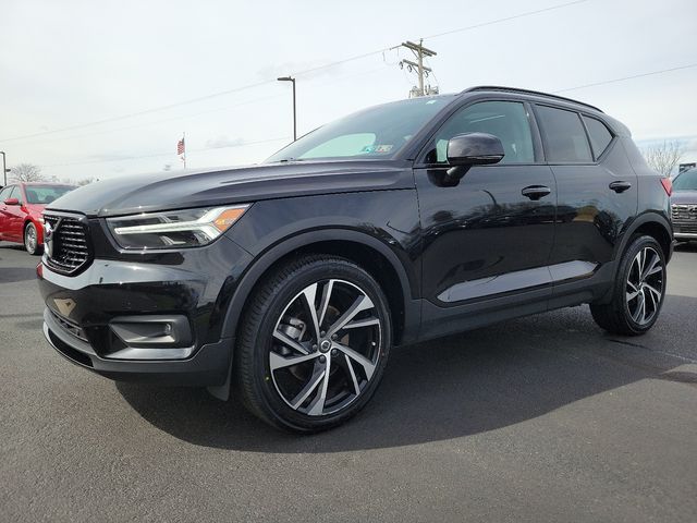 2021 Volvo XC40 R-Design