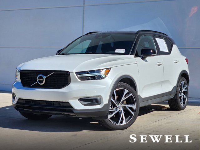 2021 Volvo XC40 R-Design