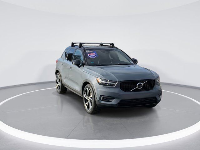 2021 Volvo XC40 R-Design