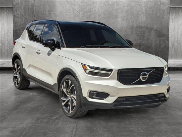 2021 Volvo XC40 R-Design