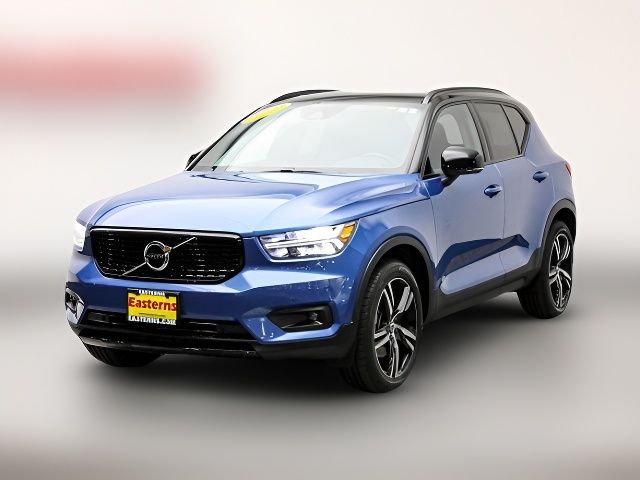 2021 Volvo XC40 R-Design