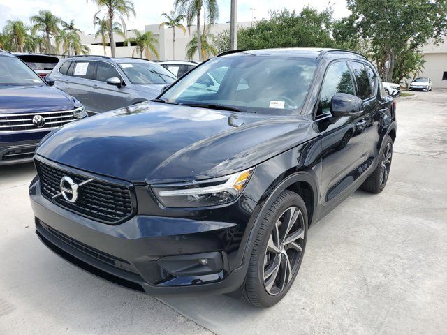 2021 Volvo XC40 R-Design