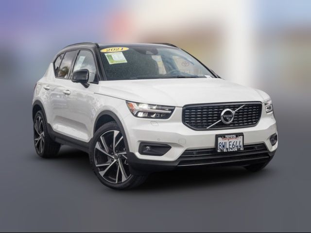 2021 Volvo XC40 R-Design