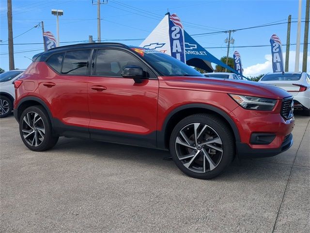 2021 Volvo XC40 R-Design