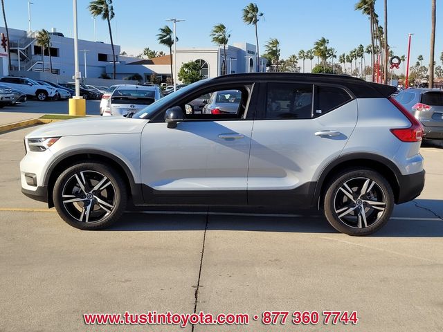 2021 Volvo XC40 R-Design