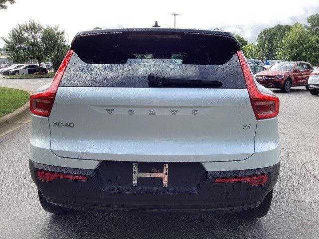 2021 Volvo XC40 R-Design