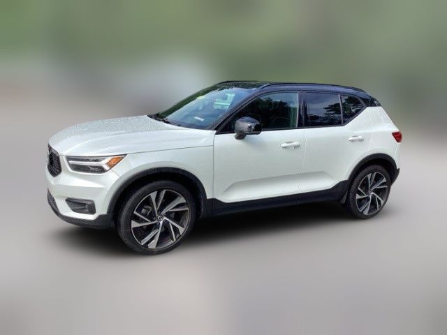 2021 Volvo XC40 R-Design