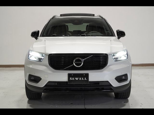 2021 Volvo XC40 R-Design