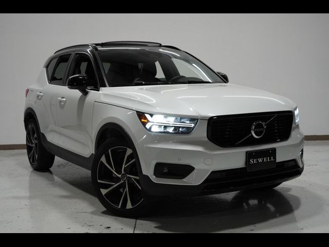 2021 Volvo XC40 R-Design