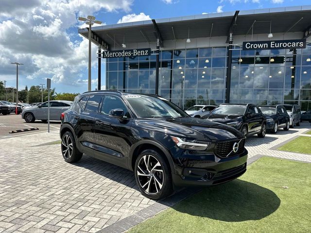 2021 Volvo XC40 R-Design