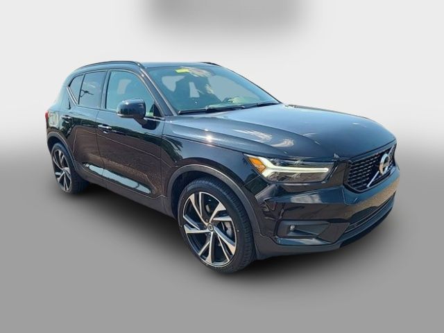 2021 Volvo XC40 R-Design