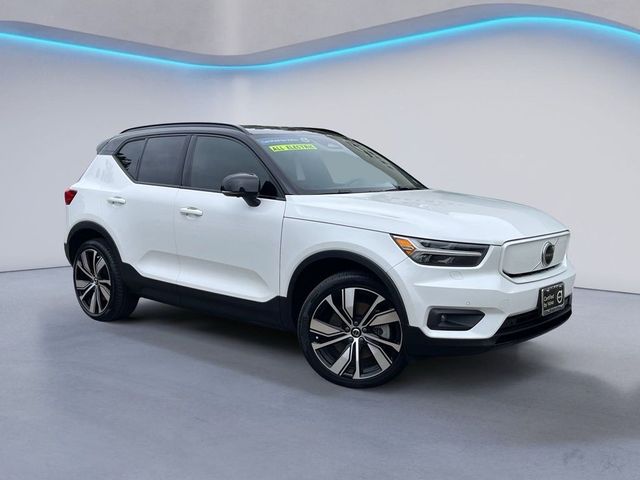 2021 Volvo XC40 Base