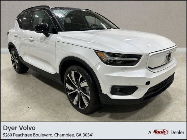 2021 Volvo XC40 Base