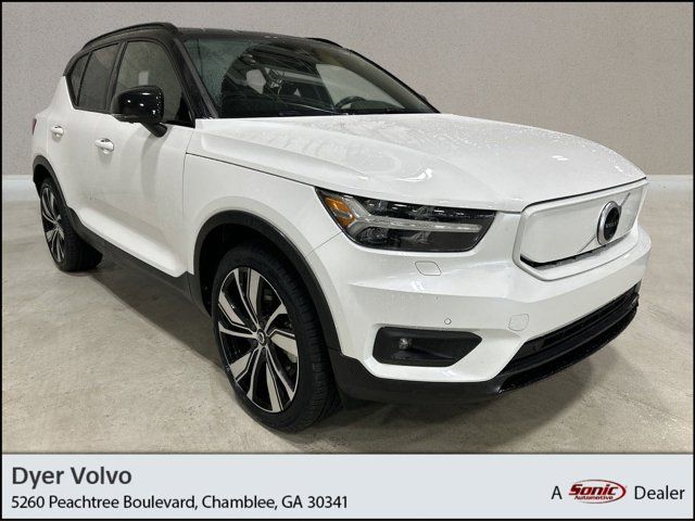 2021 Volvo XC40 Base