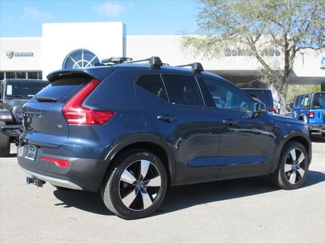 2021 Volvo XC40 Momentum