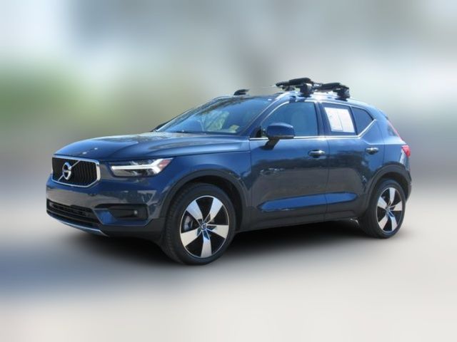 2021 Volvo XC40 Momentum
