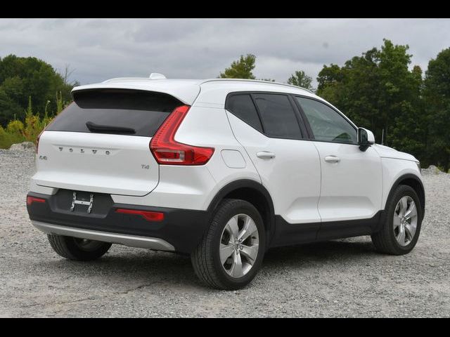 2021 Volvo XC40 Momentum