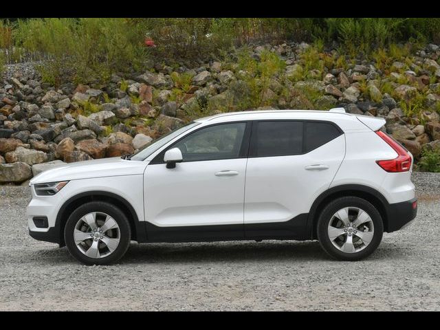 2021 Volvo XC40 Momentum