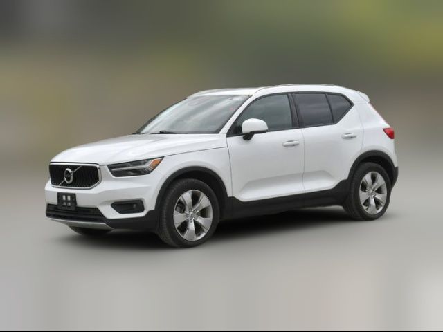 2021 Volvo XC40 Momentum