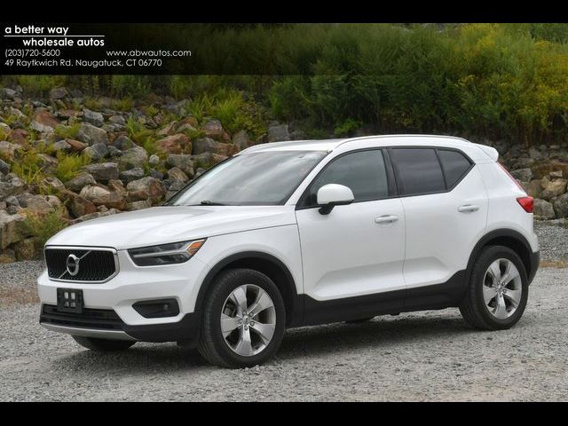 2021 Volvo XC40 Momentum