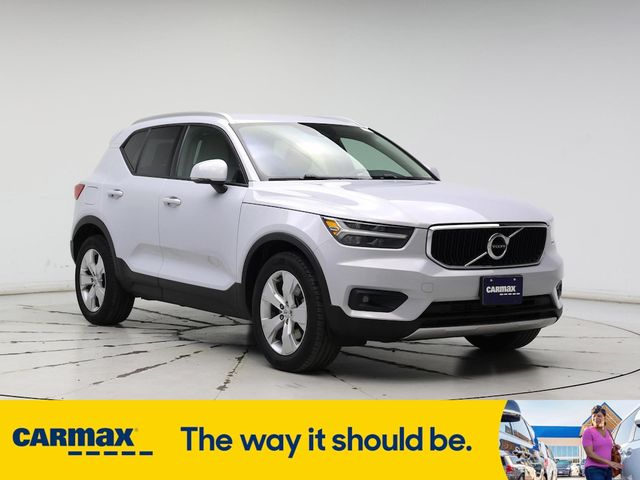 2021 Volvo XC40 Momentum