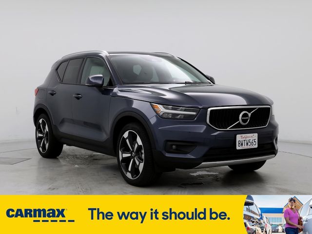 2021 Volvo XC40 Momentum