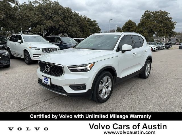 2021 Volvo XC40 Momentum