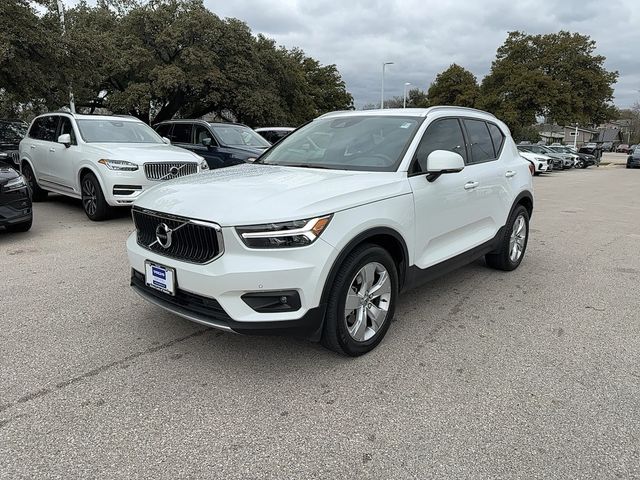 2021 Volvo XC40 Momentum