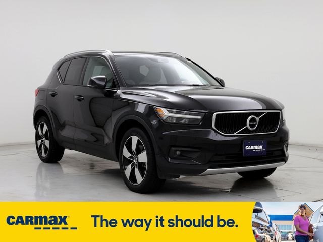 2021 Volvo XC40 Momentum