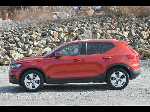 2021 Volvo XC40 Momentum