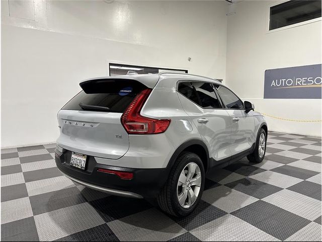 2021 Volvo XC40 Momentum