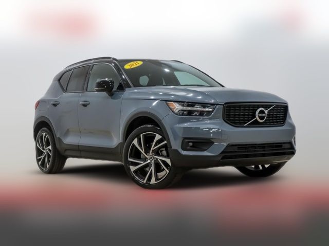 2021 Volvo XC40 R-Design