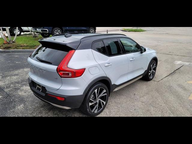 2021 Volvo XC40 R-Design