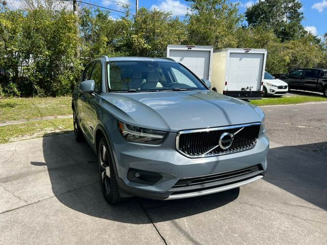 2021 Volvo XC40 Momentum