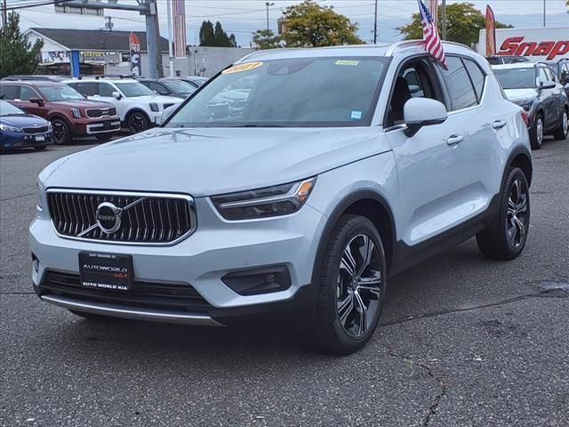 2021 Volvo XC40 Inscription