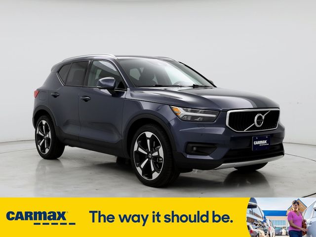 2021 Volvo XC40 Momentum