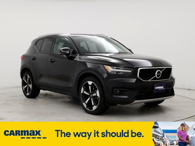 2021 Volvo XC40 Momentum