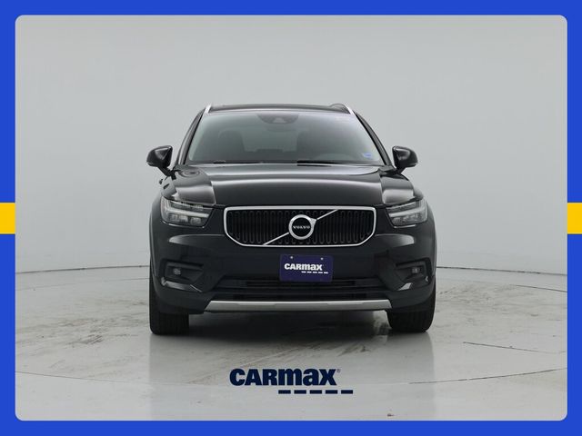 2021 Volvo XC40 Momentum