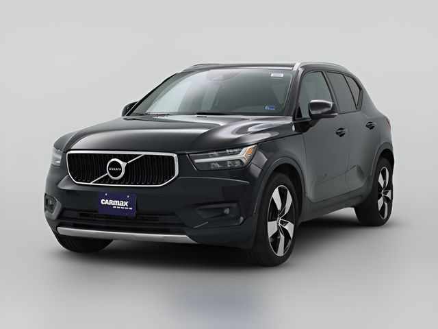 2021 Volvo XC40 Momentum