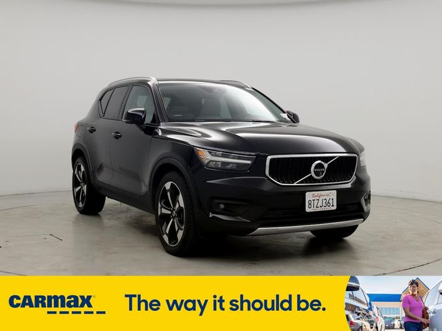 2021 Volvo XC40 Momentum